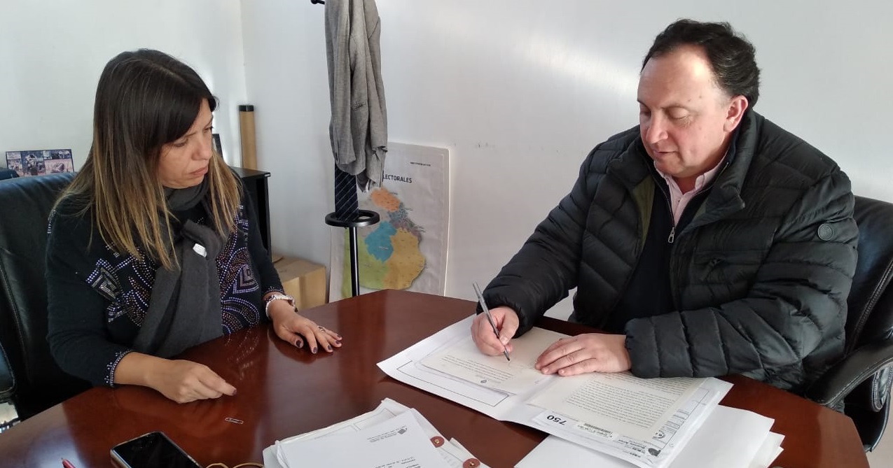 EL INTENDENTE DE GENERAL LAS HERAS VISITÓ LA ESCRIBANÍA DE GOBIERNO